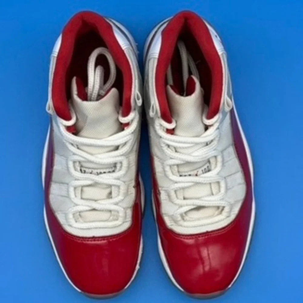 Jordan 11 Retro Cherry‎ CT8012-116 Size 8 9.5W